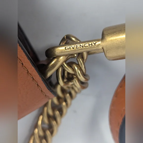 Givenchy GV3 Nano Mini handbag - Picture 4 of 10